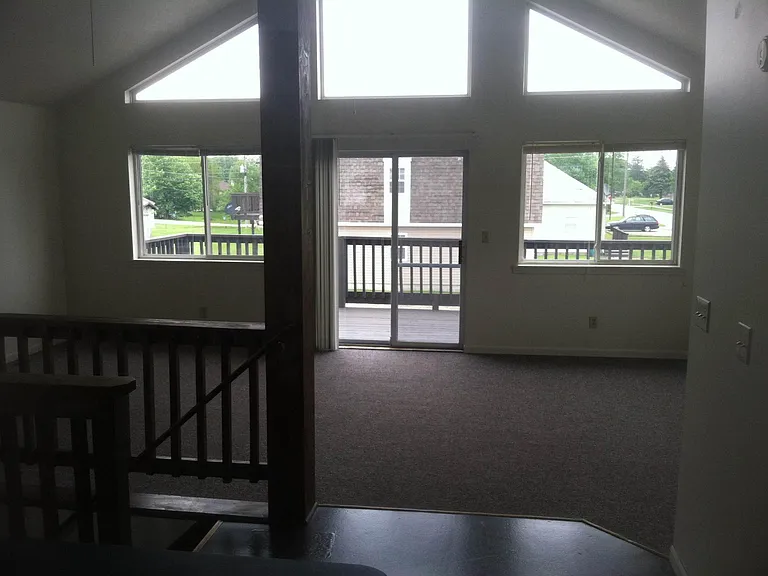 368 W Jefferson St — Photo 7