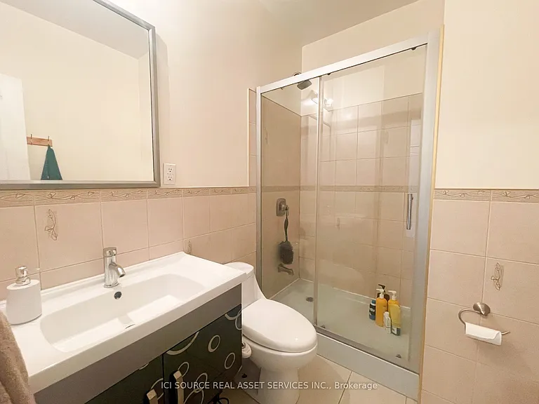 167 Markham St #2 — Photo 5