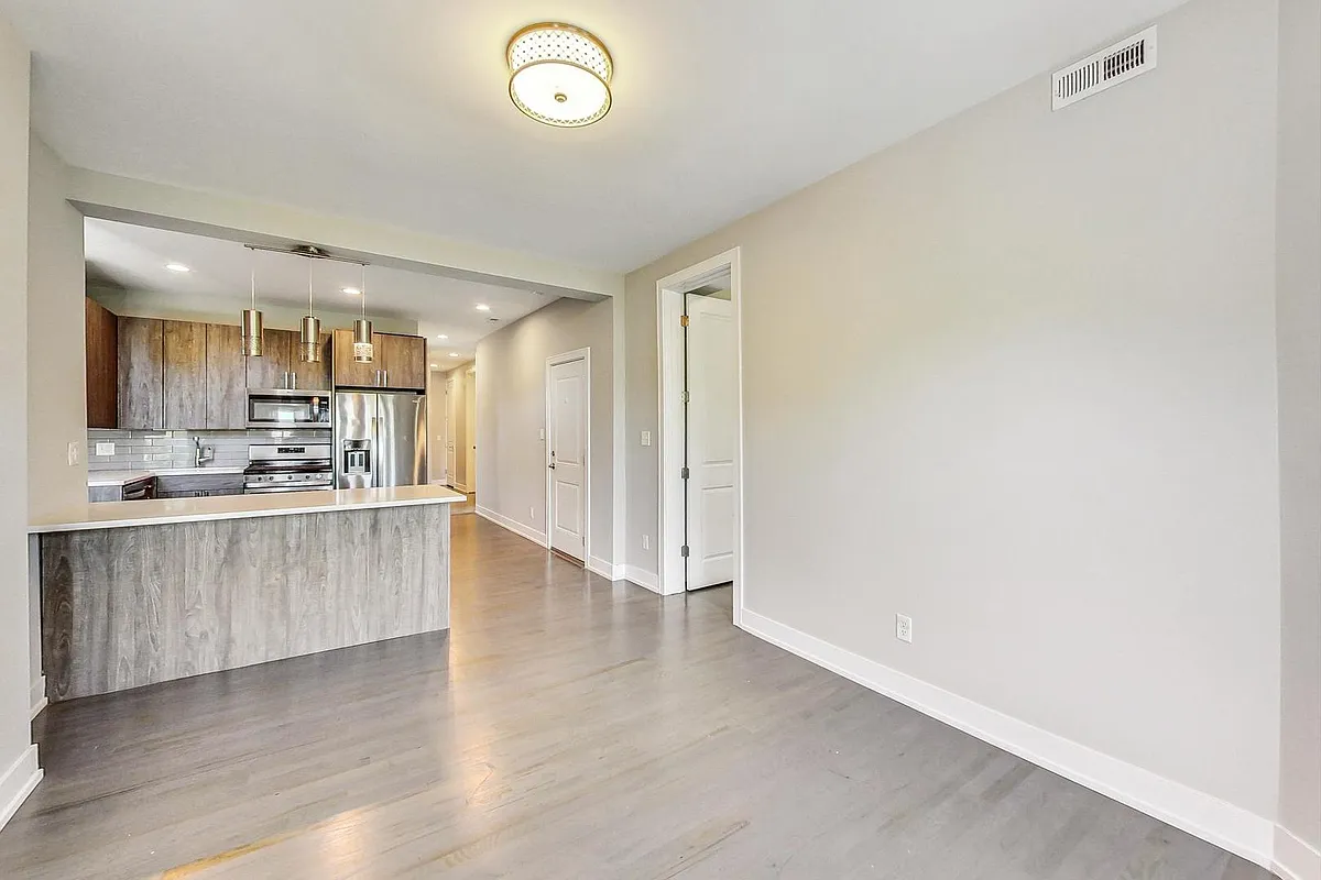 Building Photo - 2131 W Ohio St #3