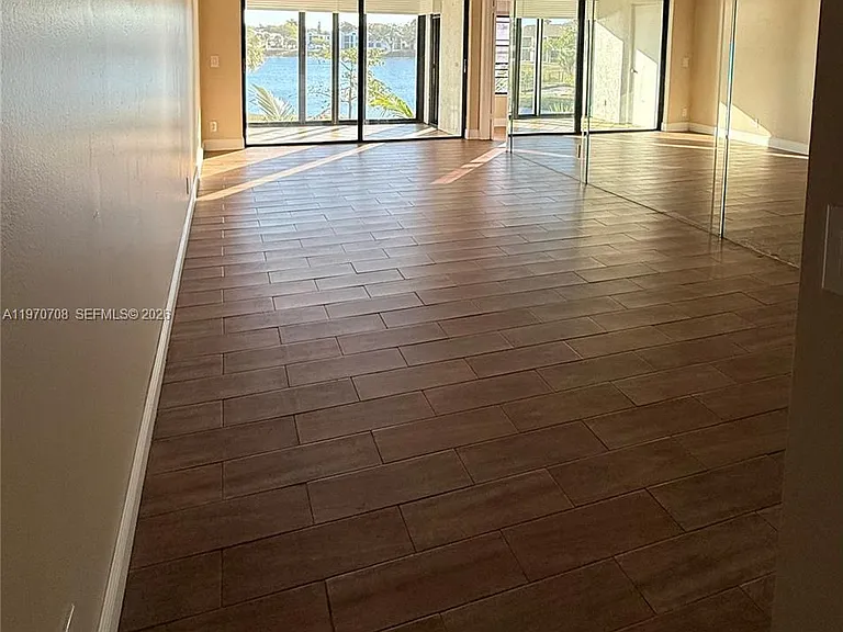 201 Lake Pointe Dr #202 — Photo 4