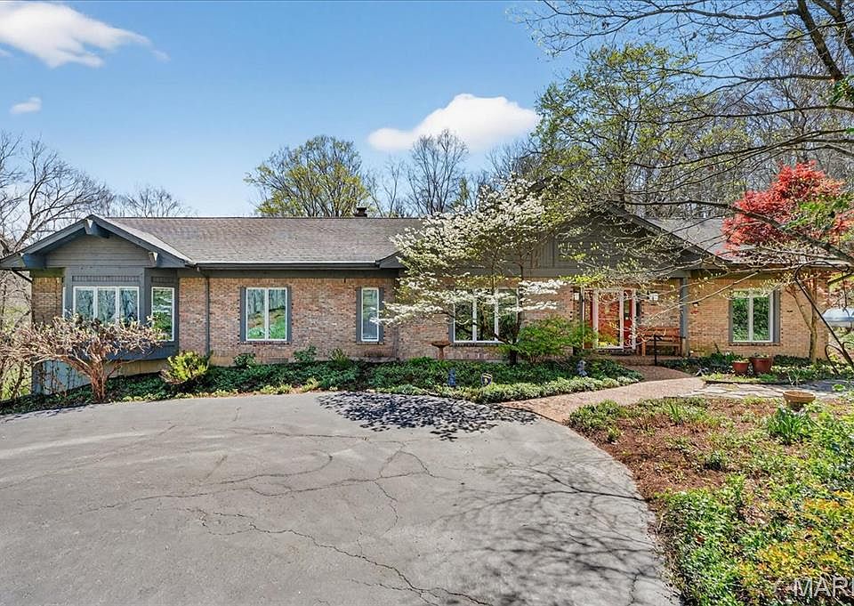 1st image of 19256 Brookhollow Dr