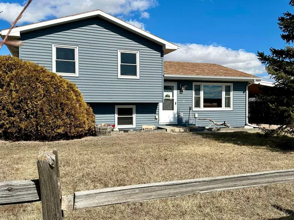 614 Bluebird Dr, Box Elder, SD 57719