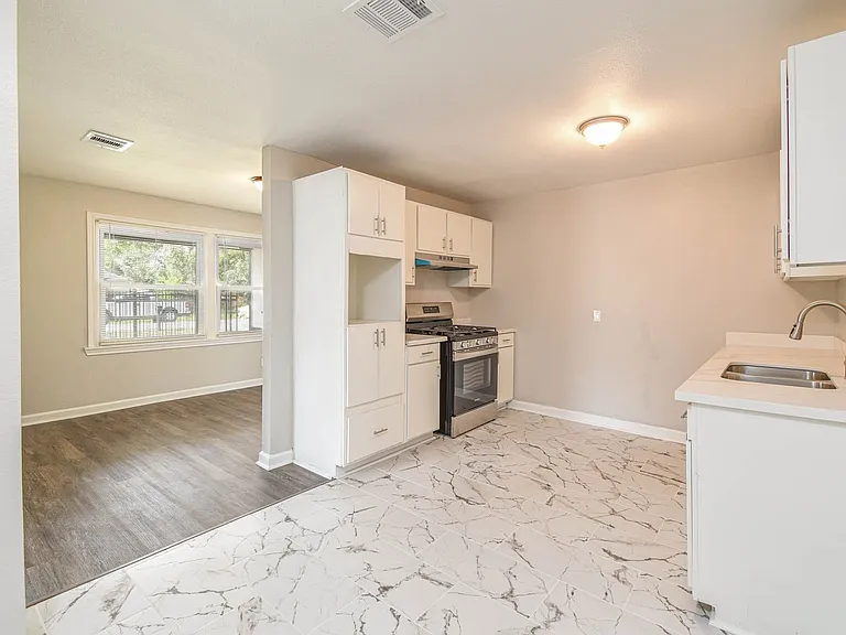 3709 Gager St #1 — Photo 2