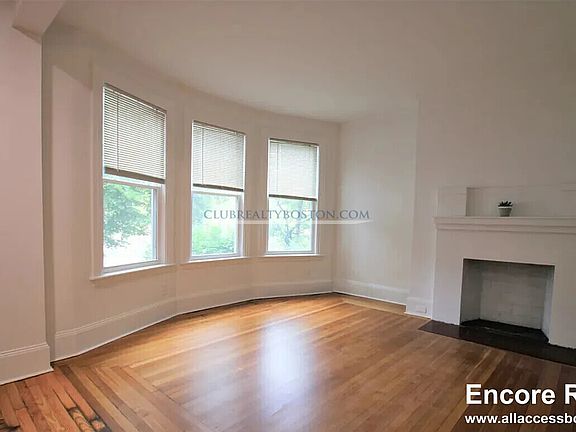 3rd image of 1516 Commonwealth Ave #1