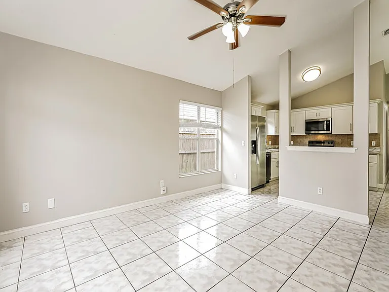 9599 Lupine Ave — Photo 4