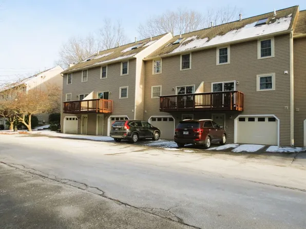 17 Glastonbury Drive, Nashua, NH 03063