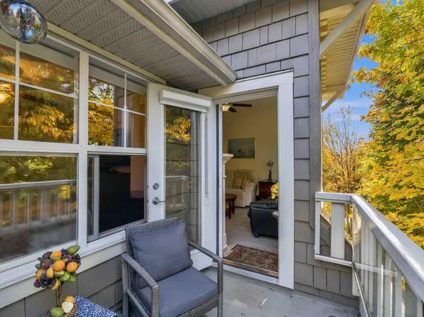 960 Lynn Valley Rd #411, North Vancouver, BC V7J 3V6