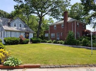 261K Dogwood Ave, West Hempstead, NY 11552