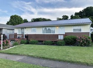 1714 Sycamore St, Kenova, WV 25530