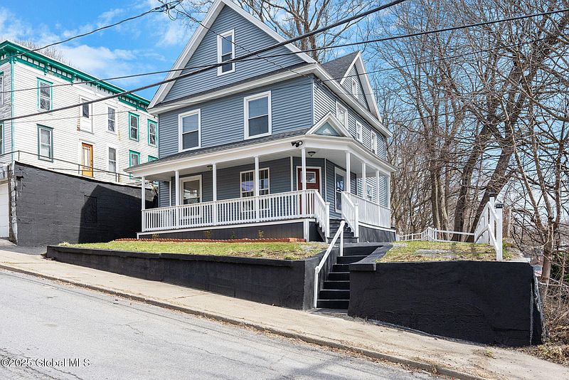 3rd image of 3 Rockton Street