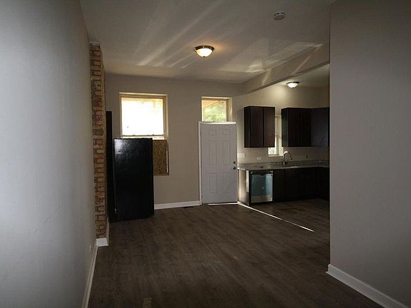 5th image of 6440-1 N S Ellis Ave