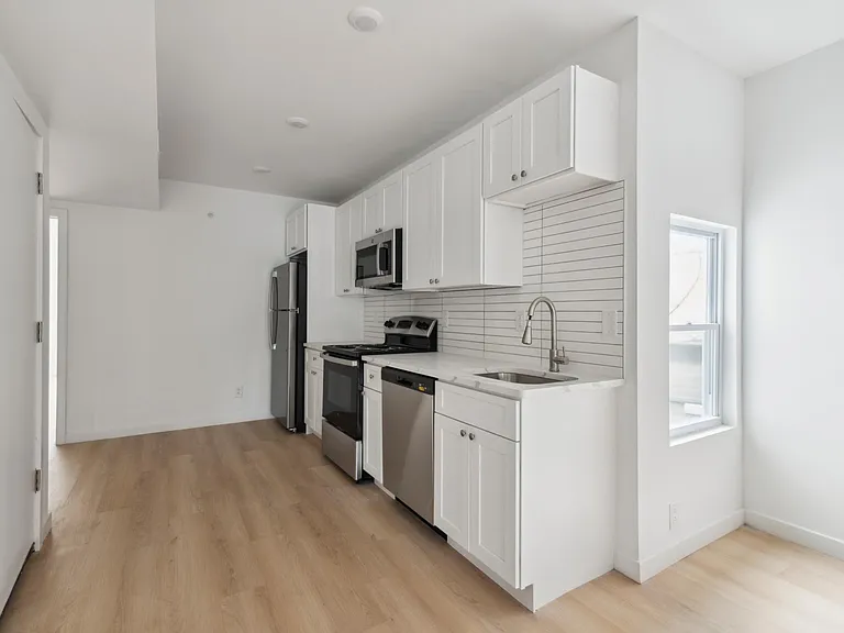5102 Arch St — Photo 3