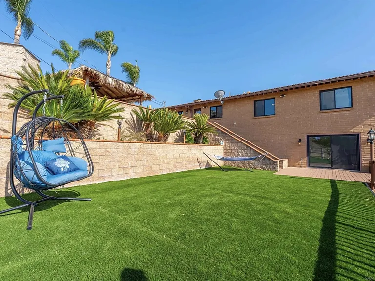 Palos Verdes Dr — Photo 23