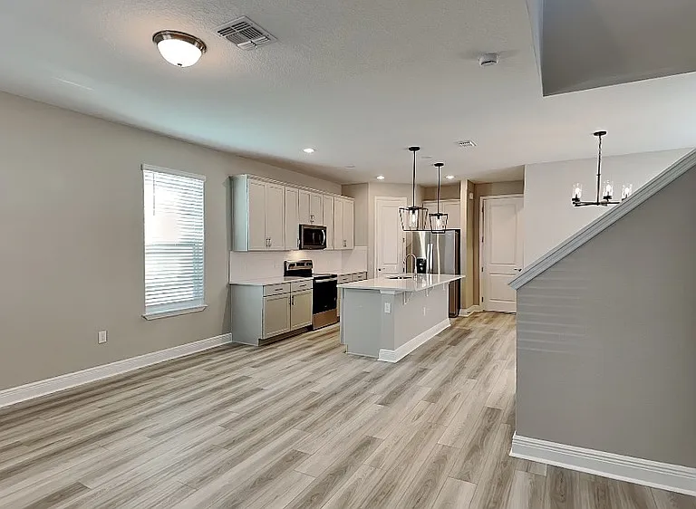 14384 Braemar St — Photo 5