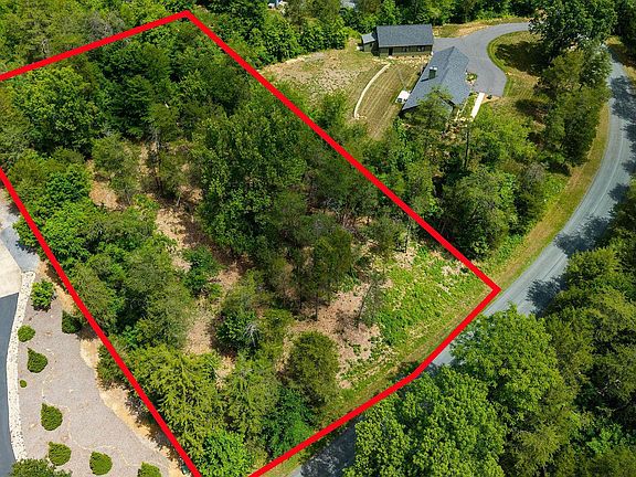 3rd image of 717 Cedar Meadow Dr