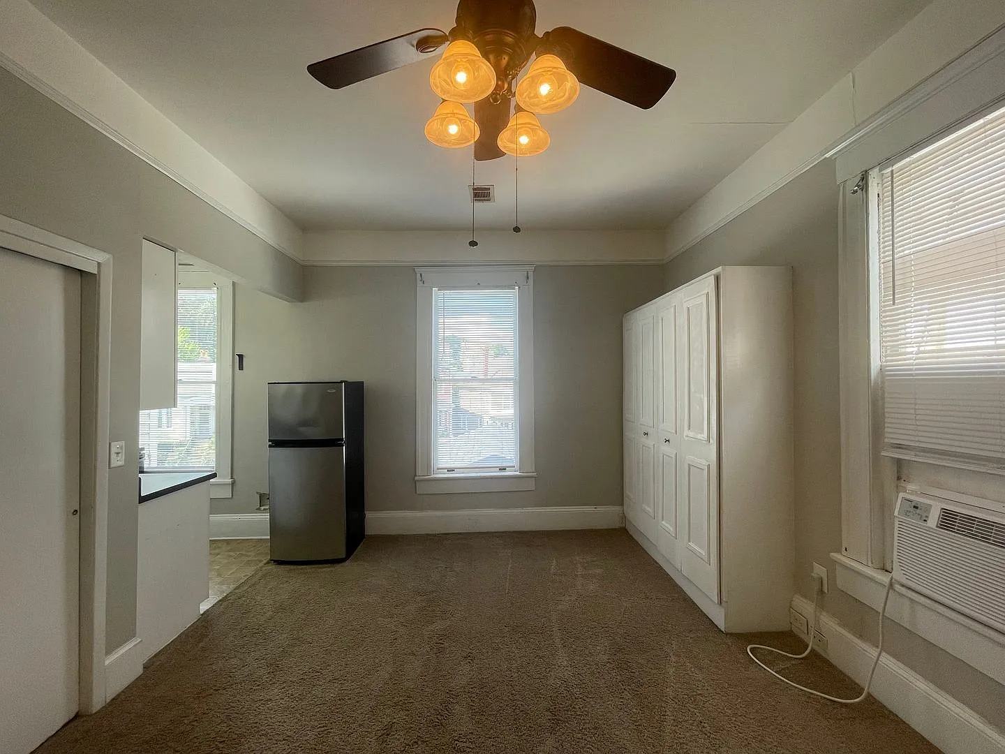 Studio, 1.0 bath, 361 sqft, $650 — Photo 4