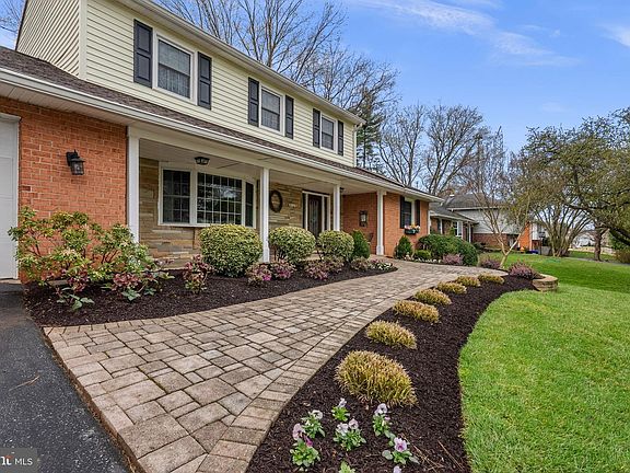 5th image of 4120 Sir Walter Rd