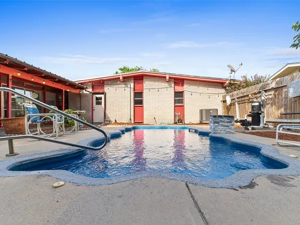 123 E Janin Cir, Portland, TX 78374