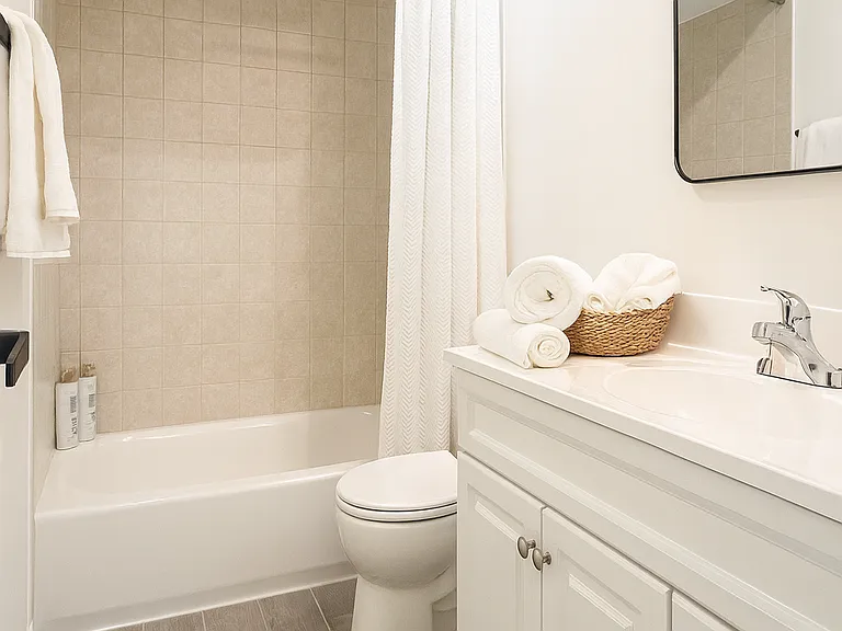 887 Saybrook Ln — Photo 10