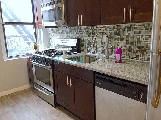 Rented by Uptown Flats LLC | media 10