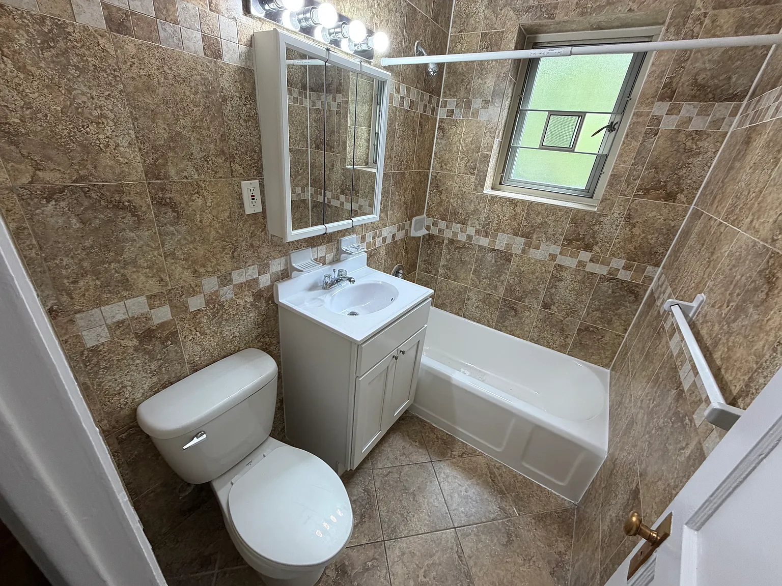 71st Cres, Fresh Meadows — Photo 4