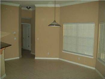 4th image of 915 Bucyrus Ln