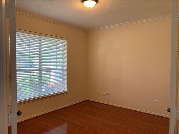 4th image of 10104 Lamb Brook Ln