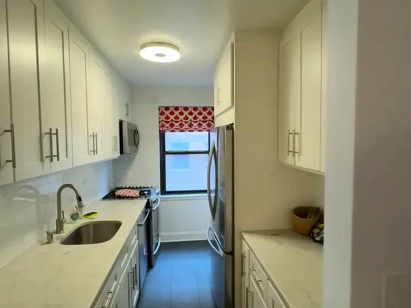 200 East 36th Street image 11 of 16