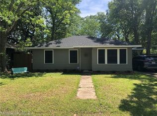 55 Thompson Blvd, Chickasaw, AL 36611