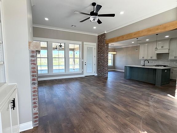 5th image of 228 Newsom Dr