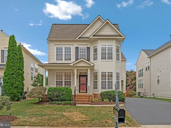 21946 Windover Dr, Ashburn, VA 20148