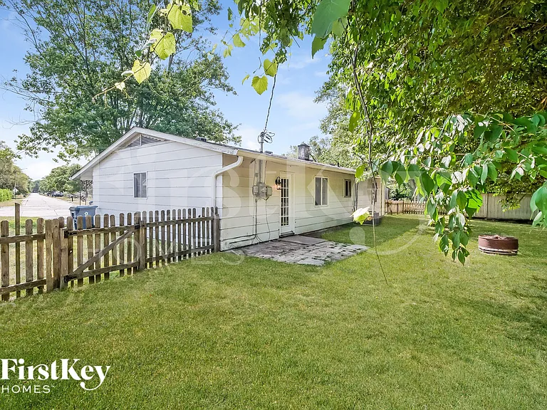 4315 Standish Dr — Photo 15