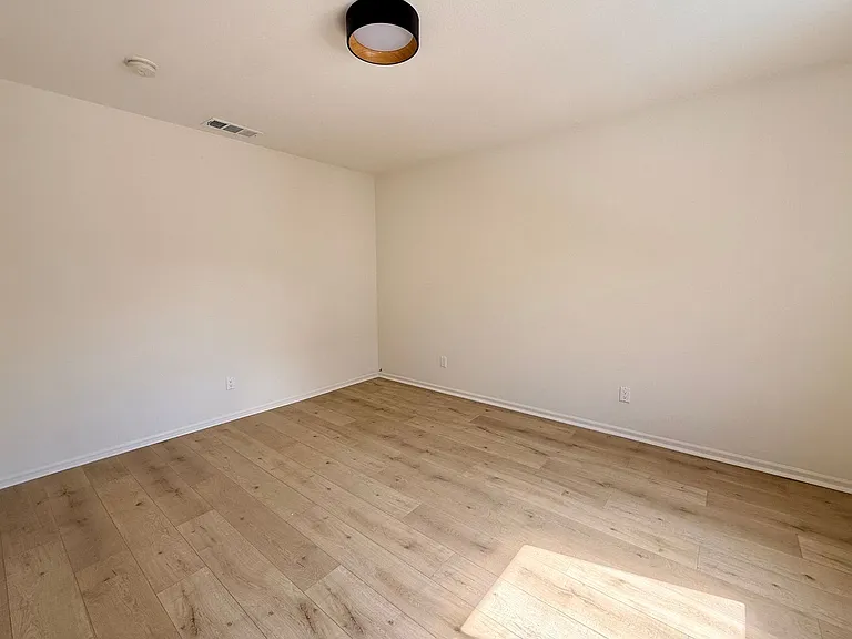 1027 Coronado Terrace — Photo 16