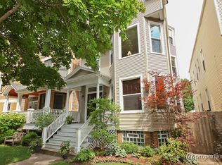 1922 W Bradley Pl, Chicago, IL 60613
