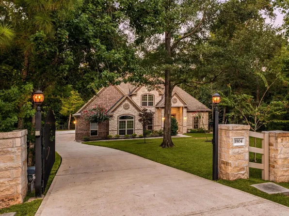 1904 Boulder Ridge Dr, Conroe, TX 77304