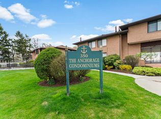 350 Grovers Ave UNIT 8B, Bridgeport, CT 06605