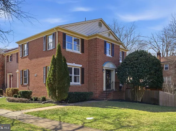 9424 Park Hunt Ct, Springfield, VA 22153