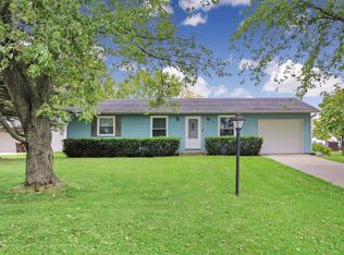 2131 Bedford Dr, Freeport, IL 61032