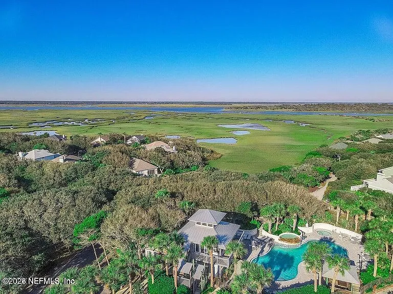 692 Sand Isles Cir — Photo 41