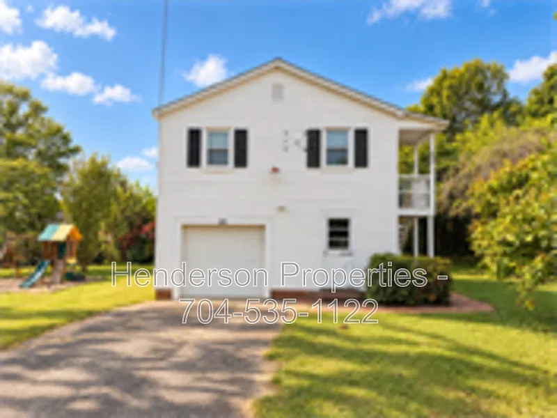 1 bed, 1.0 bath, 700 sqft, $1,000 — Photo 1