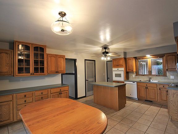4th image of 4811 36th Avenue Dr