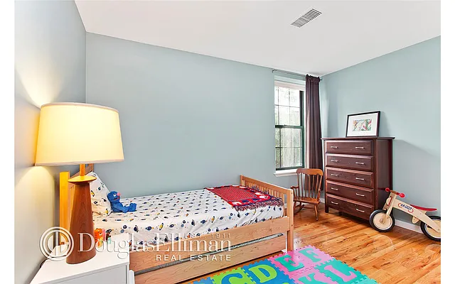 Sold by Douglas Elliman | media 22