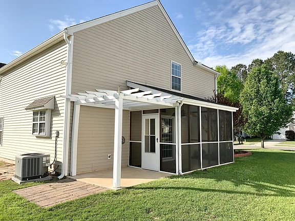Screened in Porch and Pergola