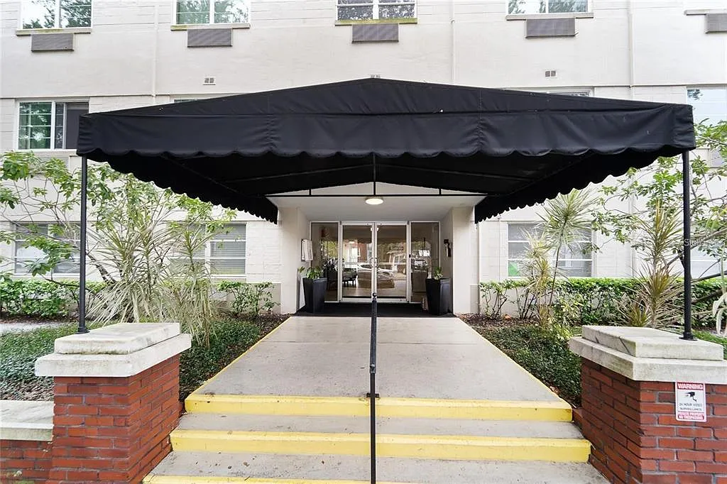 2 bed, 2.0 bath, 836 sqft, $2,000 — Photo 3