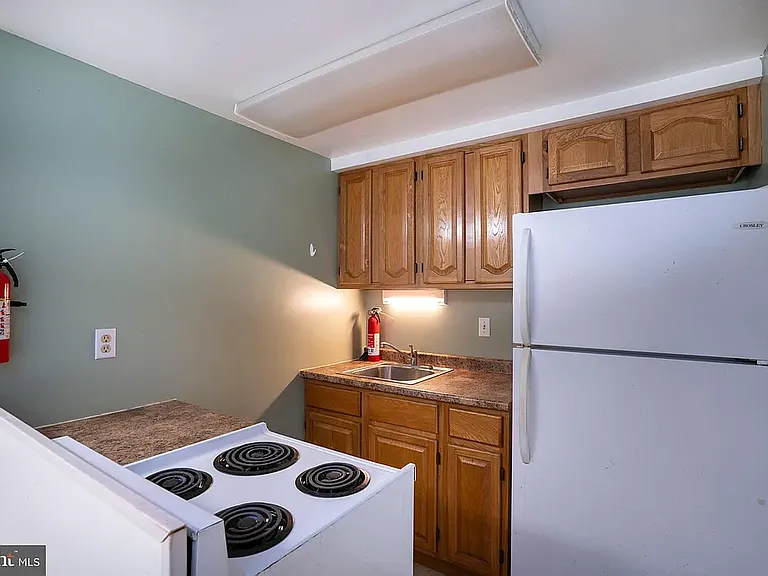 936 Taylor St #1/2 — Photo 6