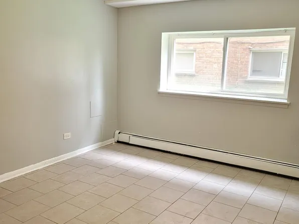 838 S 19th Ave #1B, Maywood, IL 60153