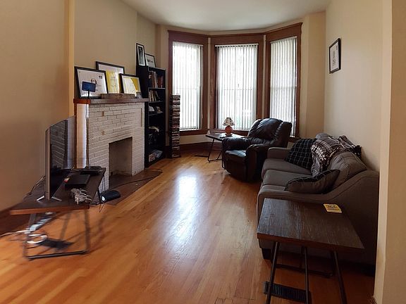 3rd image of 3541 N Paulina St #1