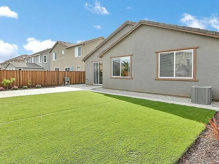 5443 Pinzano Way — Photo 9