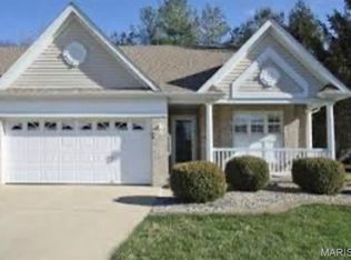 5013 Oxford Ct, Godfrey, IL 62035