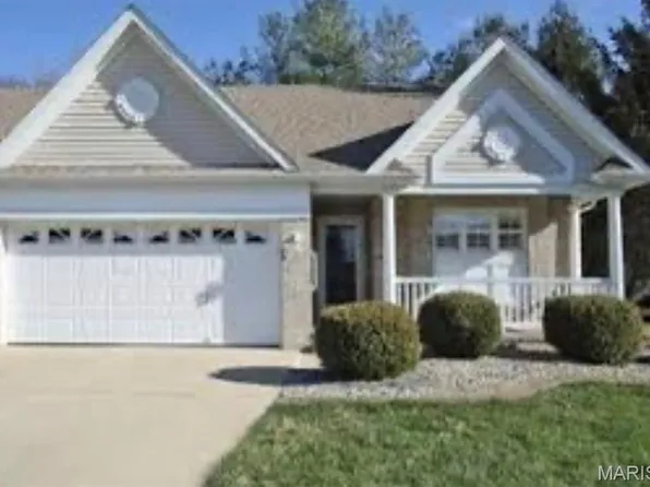 5013 Oxford Ct, Godfrey, IL 62035